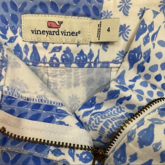 Vineyard Vines Shell Pattern Blue / White Shorts - Picture 4 of 6
